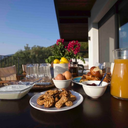 villa-theia-desimi-lefkada-breakfast